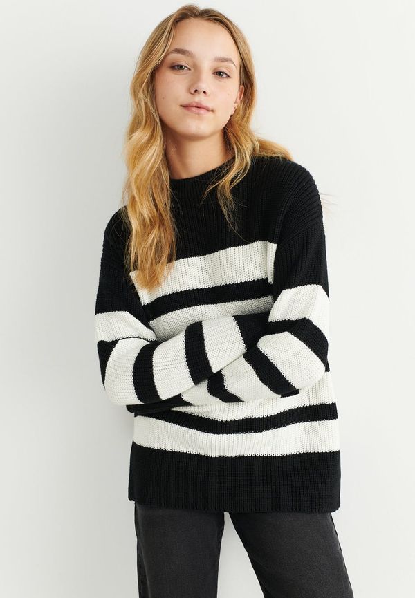 Y knitted casual sweater