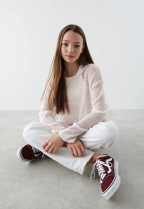 Y knitted fishnet sweater