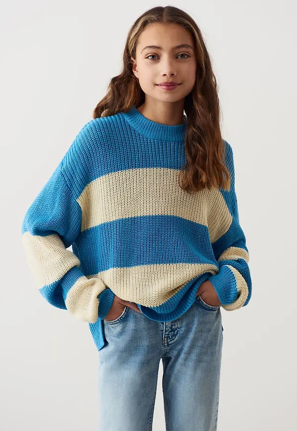 Y knitted slit sweater