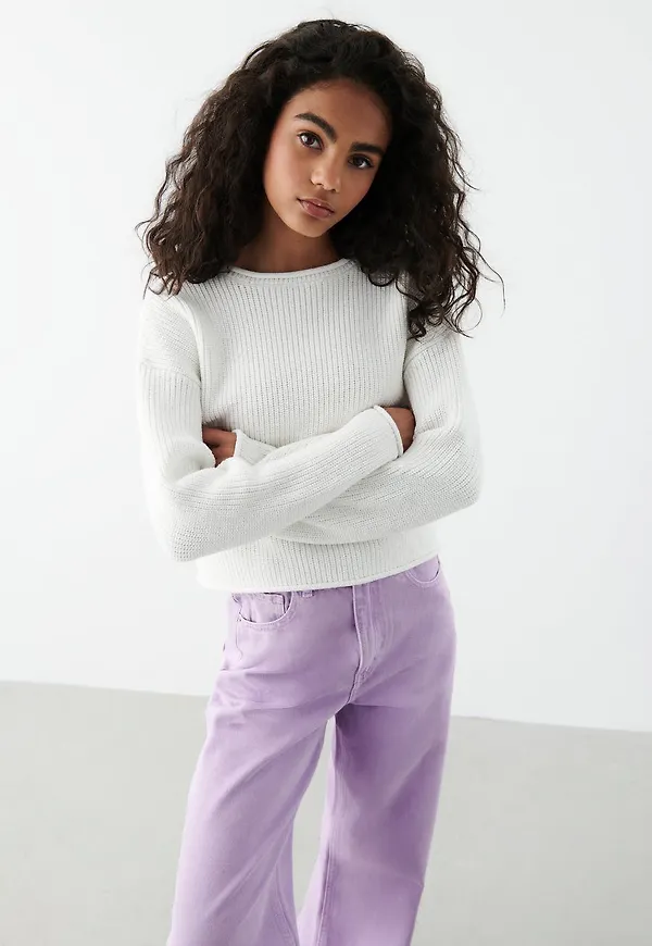 Y knitted summer sweater