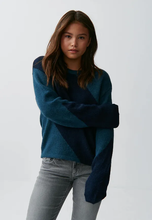 Y knitted sweater