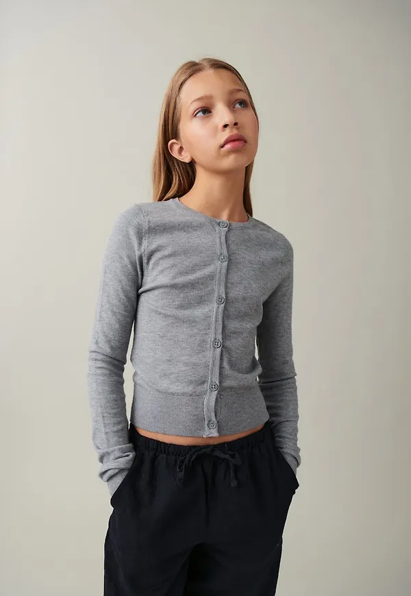 Y knitted tight cardigan