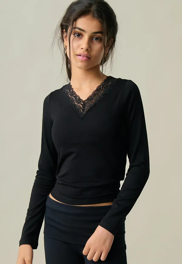 Y lace top