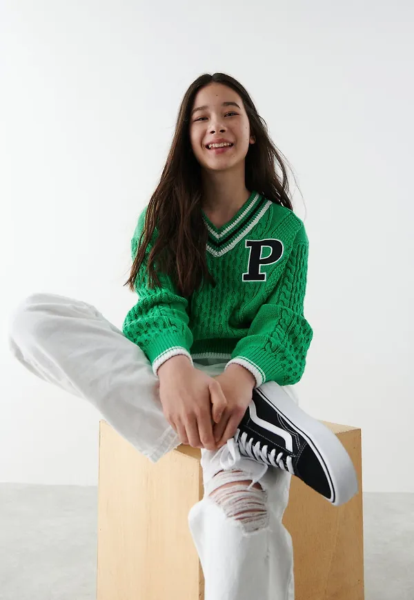 Y letter knit sweatshirt