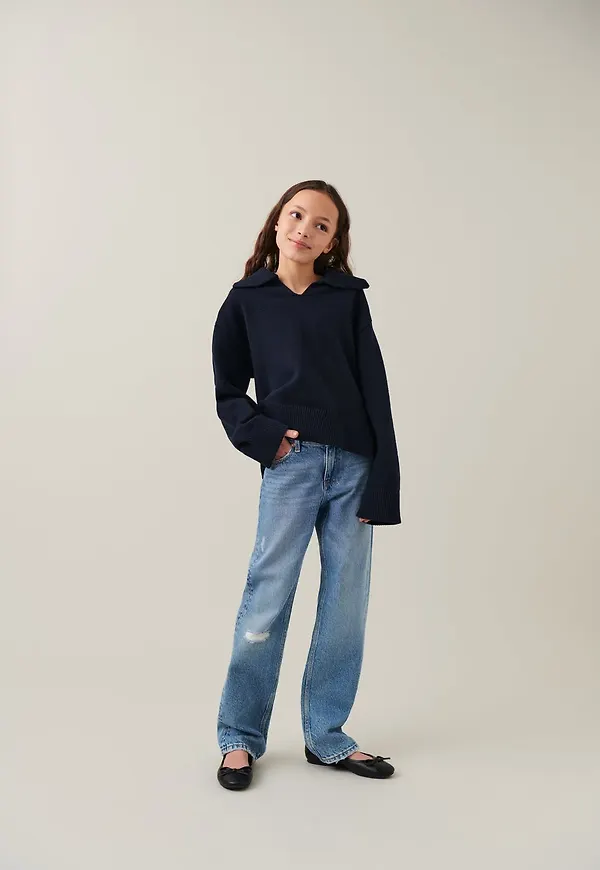 Y loose collar sweater