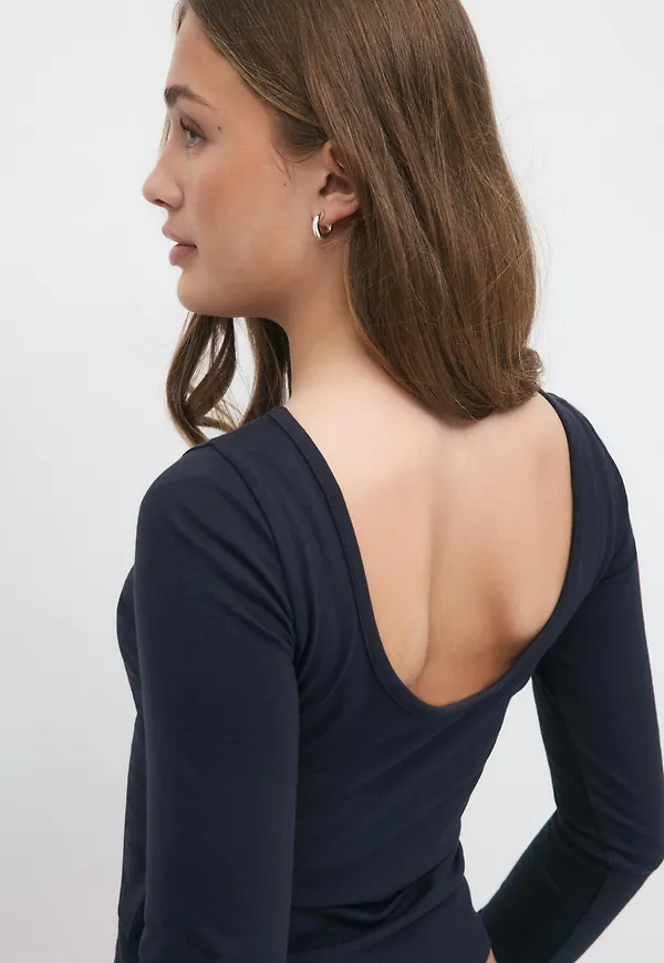 Y yoga open back top
