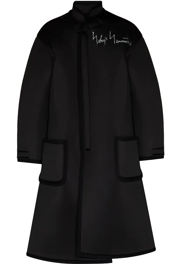 Yohji Yamamoto kappa i oversize-modell - Svart