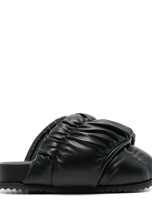 YUME YUME vadderade slip-ons - Svart
