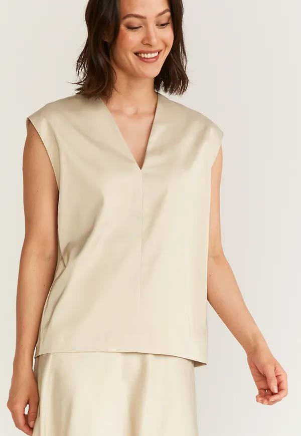 Zilkyiw v-neck top