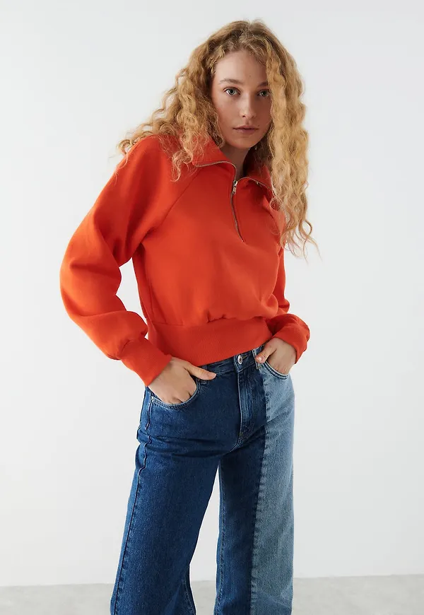Zip sweater